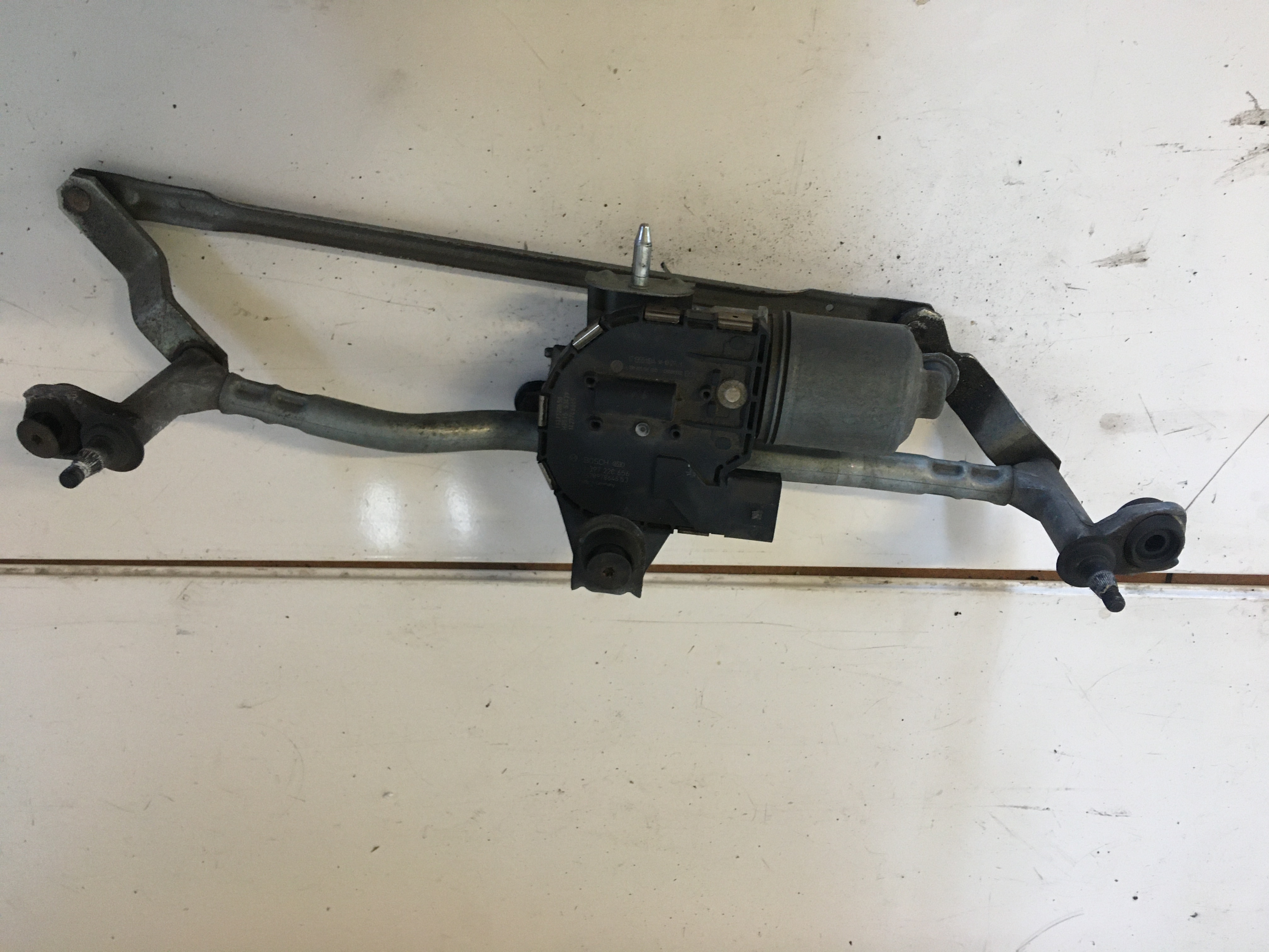 Táhla stěračů s motorem Caddy 2K1955023G 2K1955119C