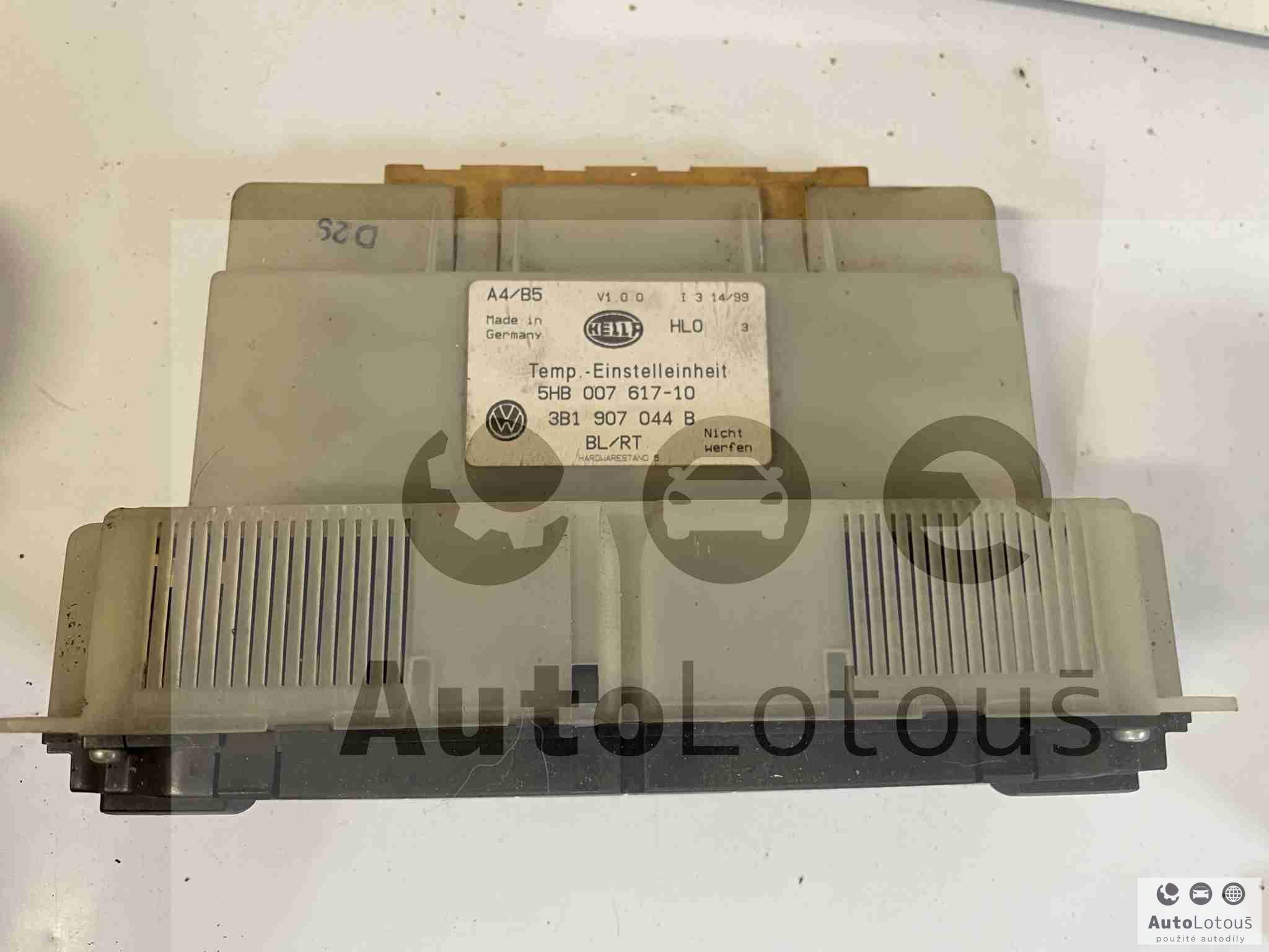 Panel Klimatizace 3B1907044B 5HB007617 VW Golf Passat