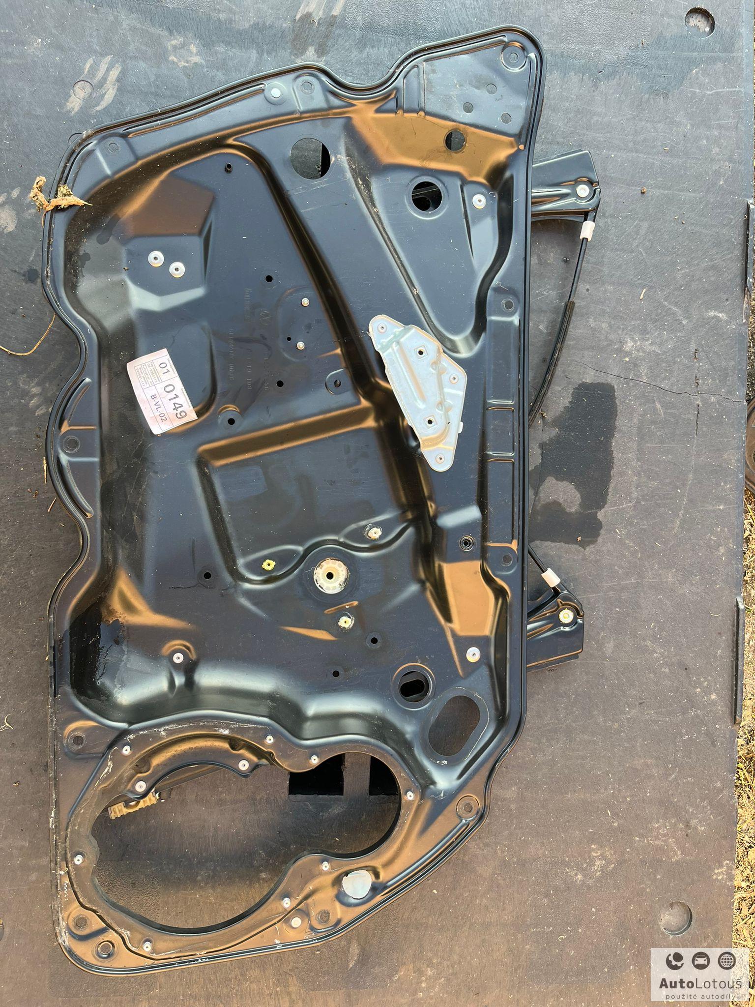 Mechanismus stahování oken přední levý W Passat B6 3C1837755G