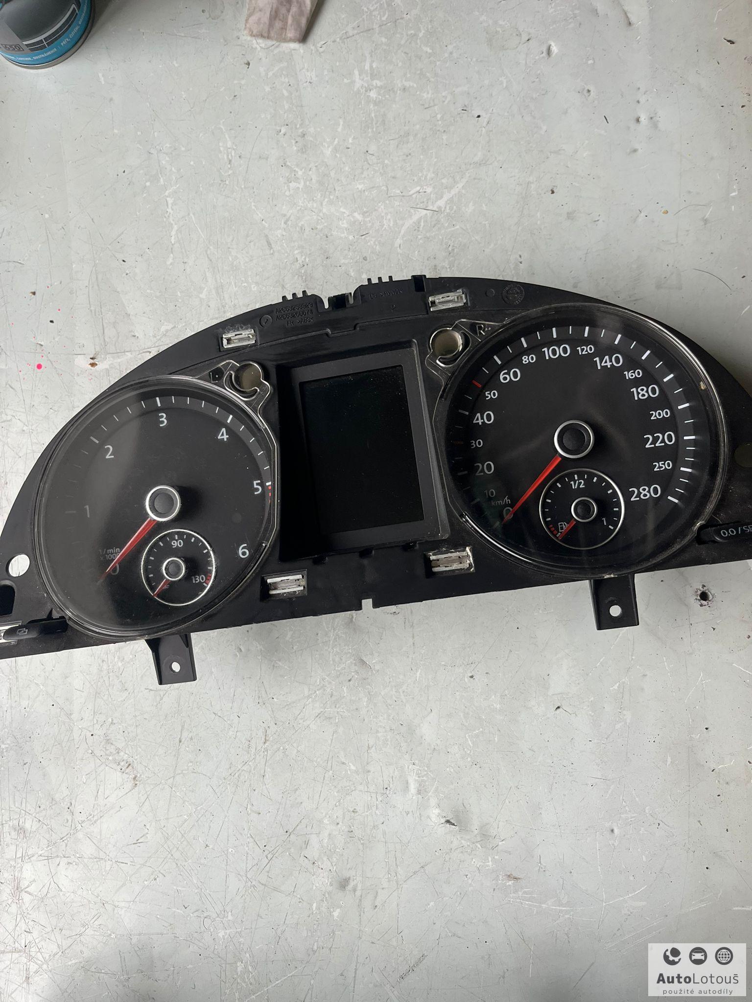 Budíky VW Passat CC 3C8920870C