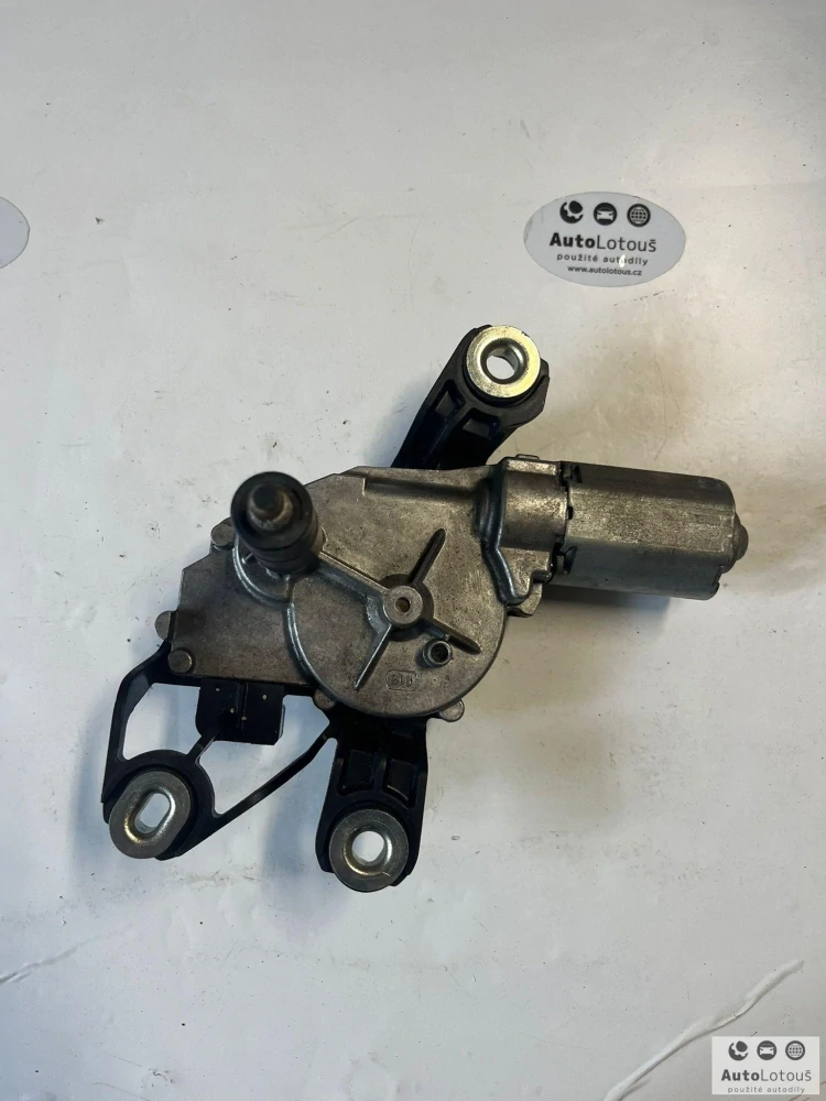 Motorek zadního stěrače 5K6955711A 0390201826