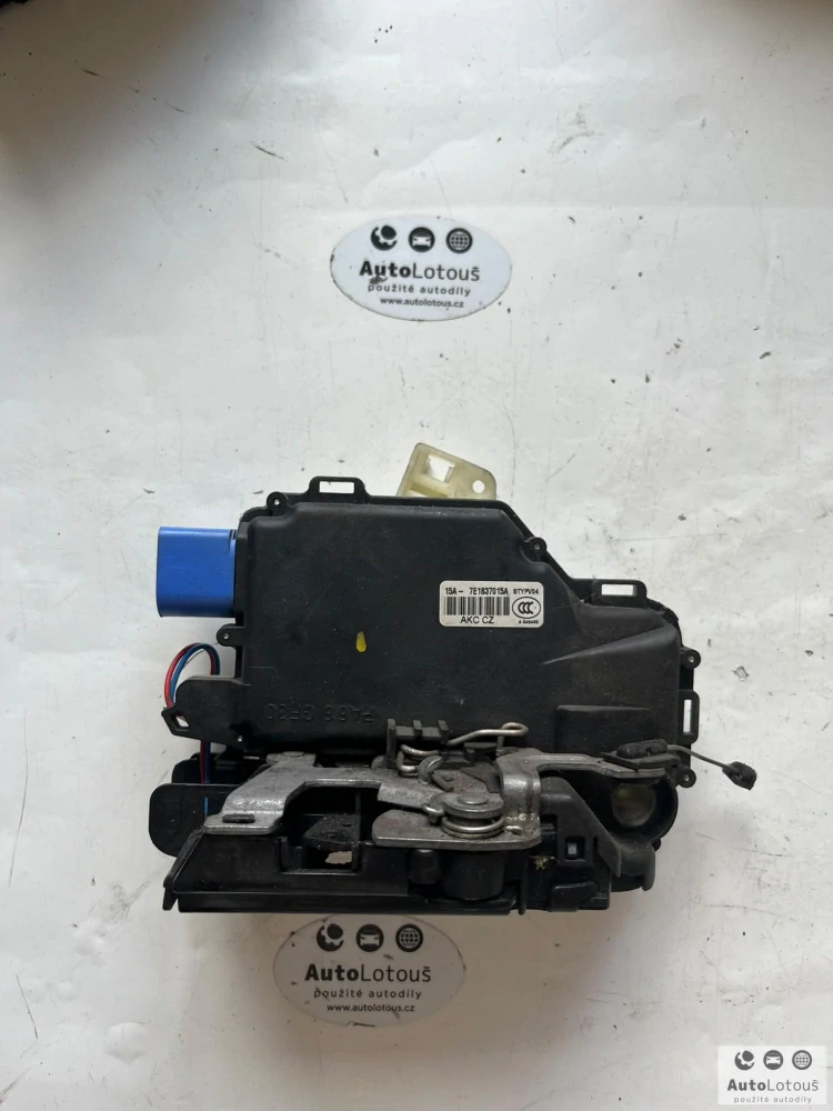 Zámek dveří levý přední VW 7E1837015A