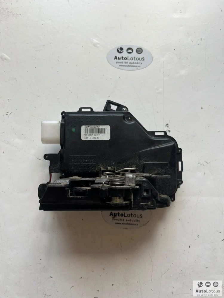 Zámek dveří levý zadní VW Touran 7L0839015J