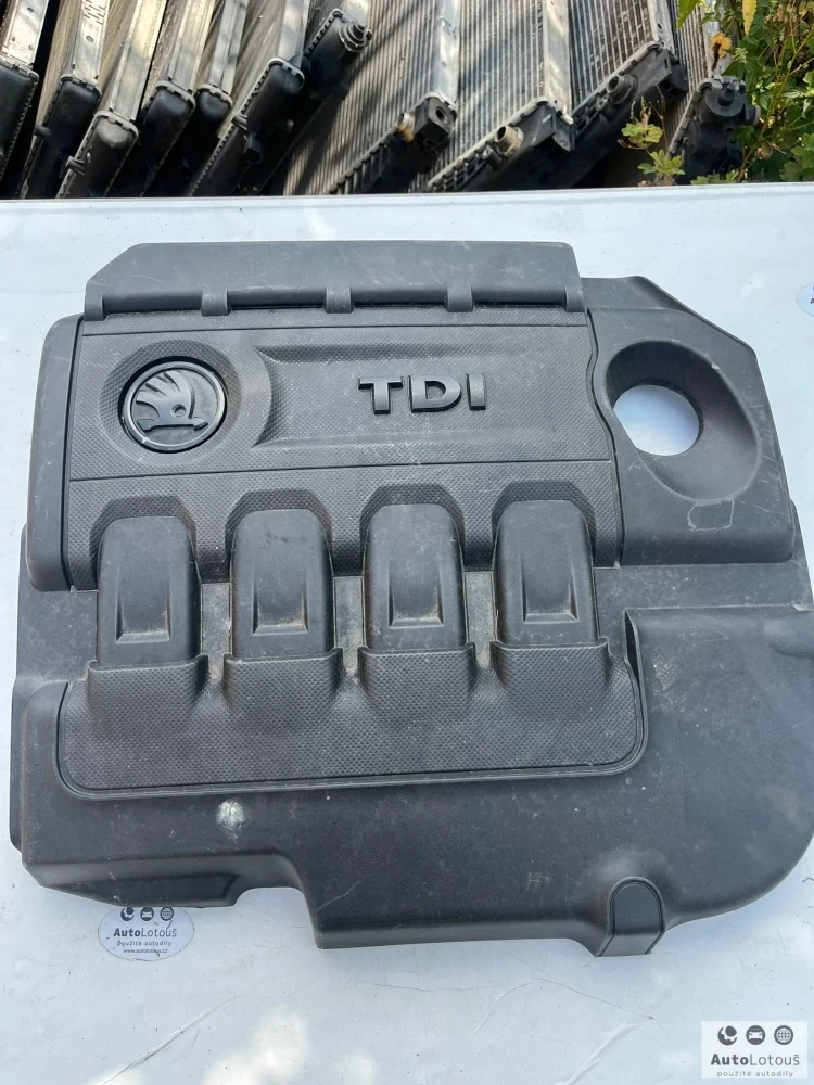 Kryt motoru Škoda 04L103925T