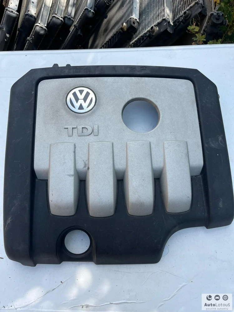 Kryt motoru VW 03G103925BP