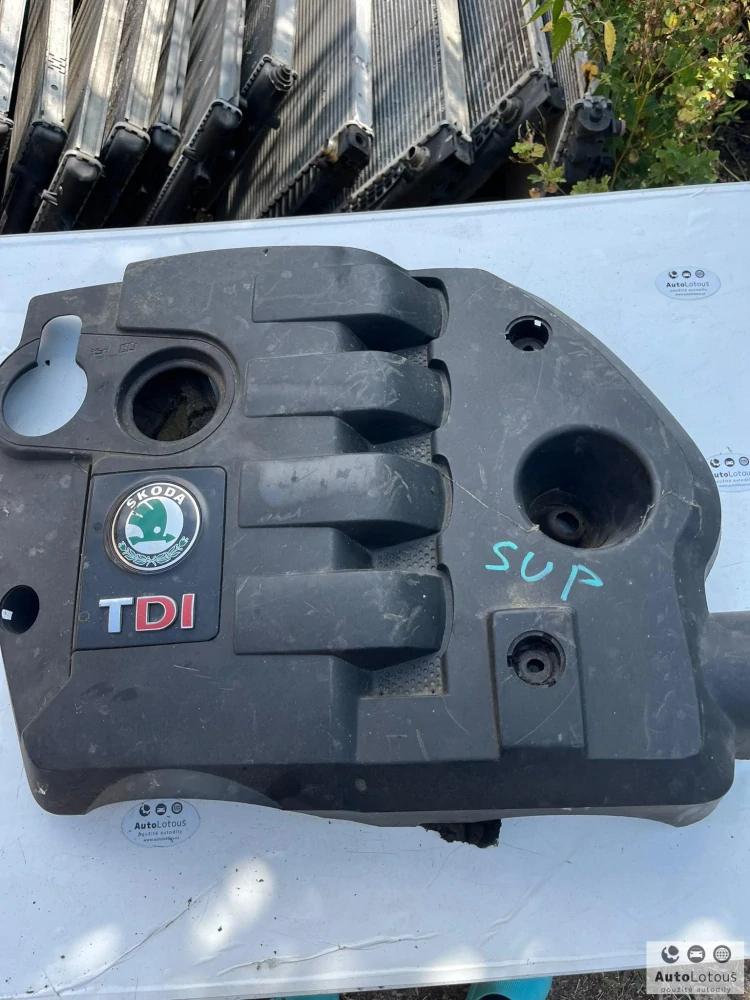 Kryt motoru Škoda 038103925