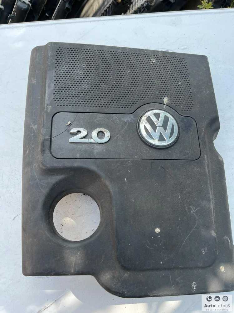 Kryt motoru VW Passat 06B103925