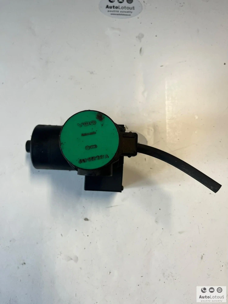 Motorek centrálního zámku VW AUDI 443862257A