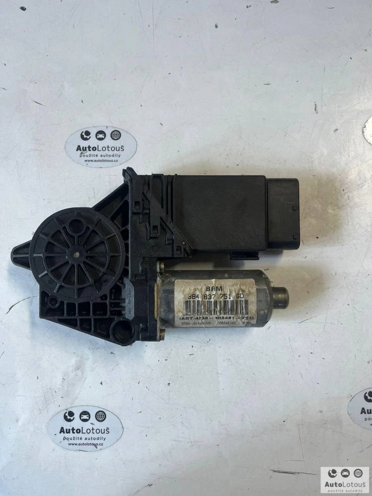 Motorek stahovačky levý přední VW 3B4837751GD