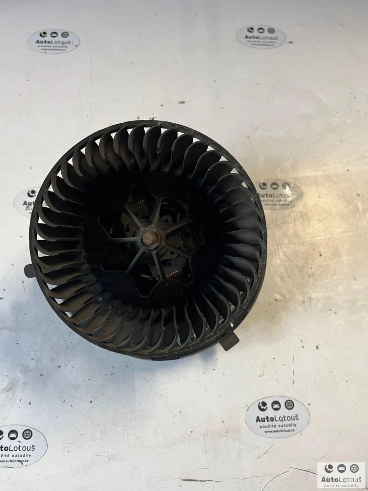 Ventilátor topení 5Q1819021B