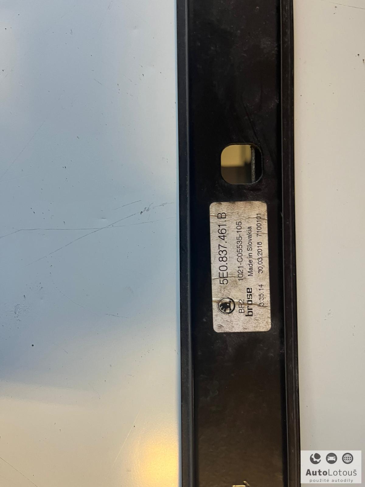 Spouštěč skla přední levý Škoda 5E0837461B