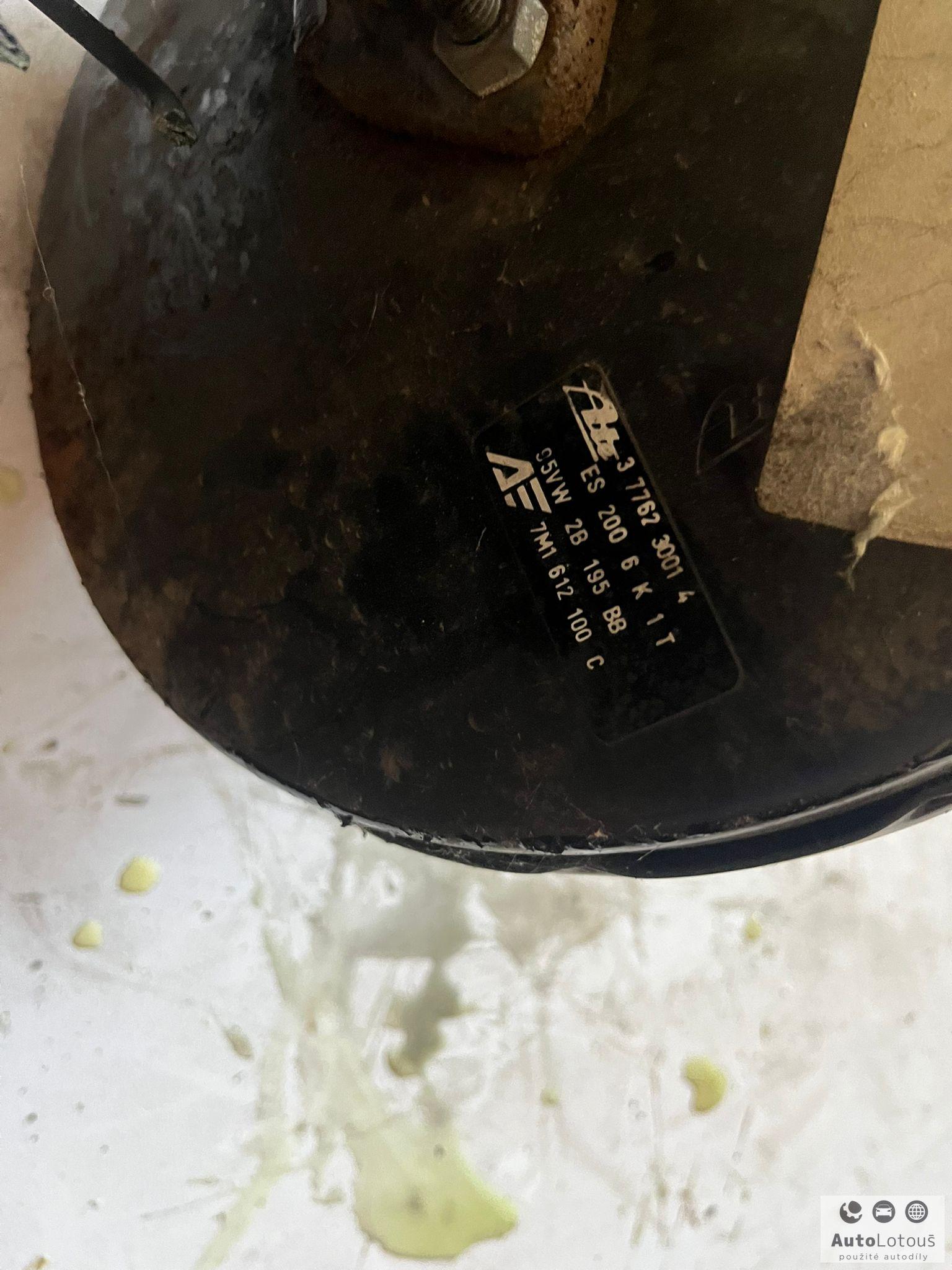 Posilovač brzd VW Sharan 7M1612100C