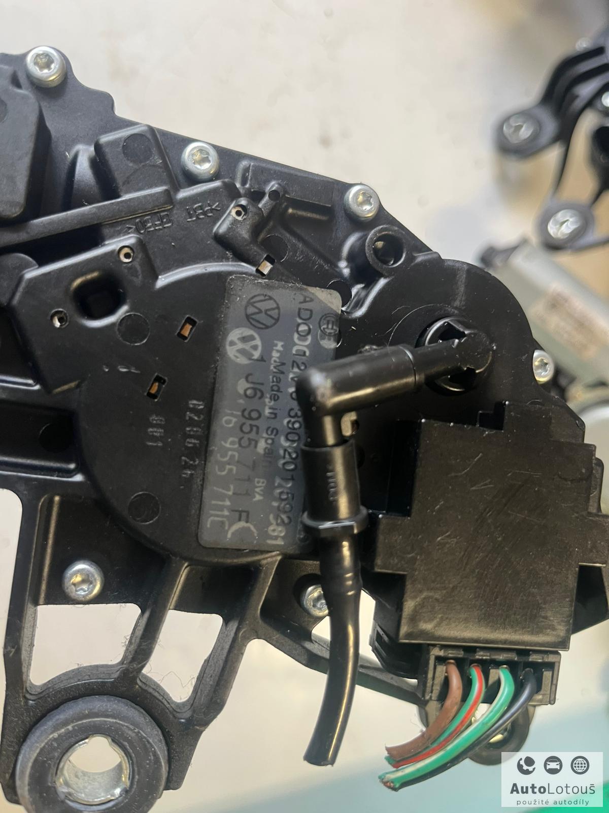 Motorek zadního stěrače Škoda Fabia 1J6955711F