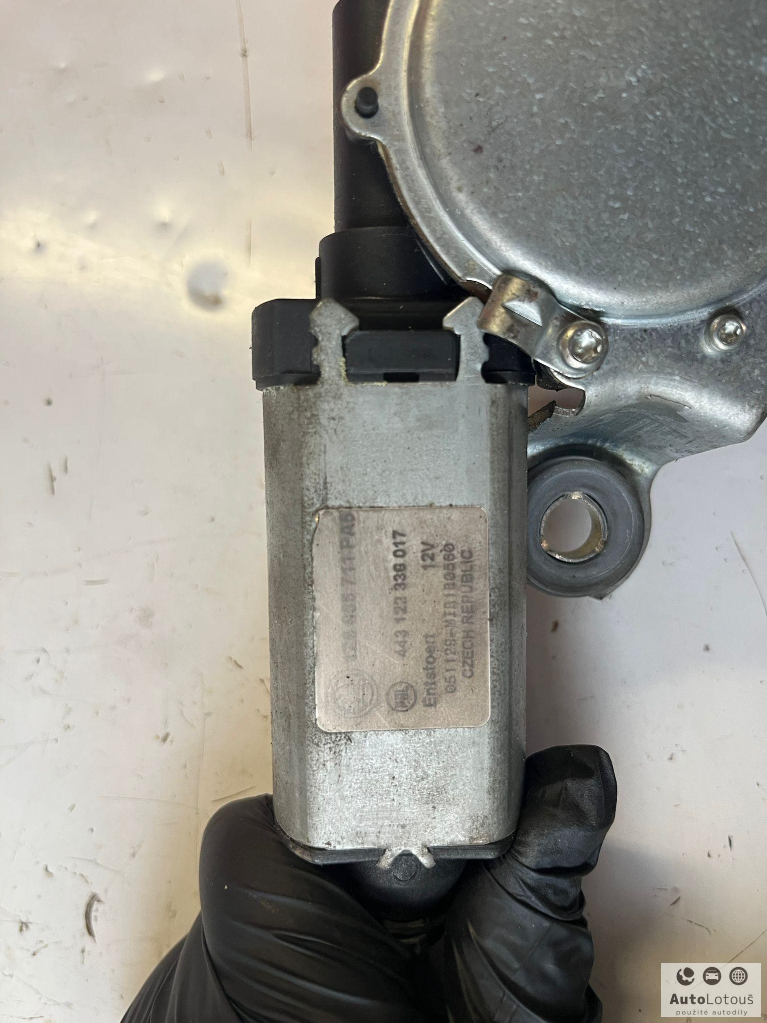 Motorek stěrače Škoda 443123336017