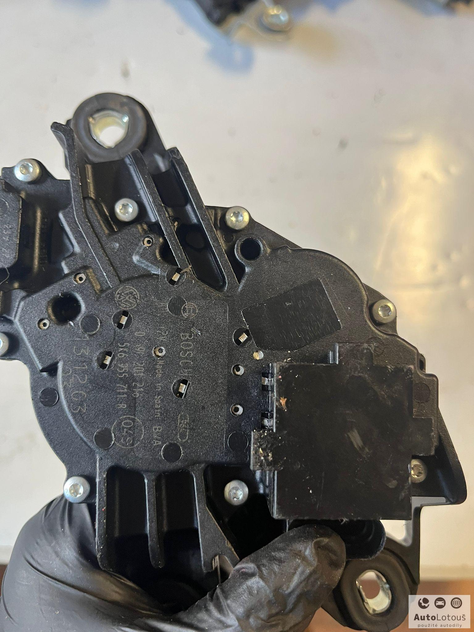 Motorek stěrače VW 5K6955711R