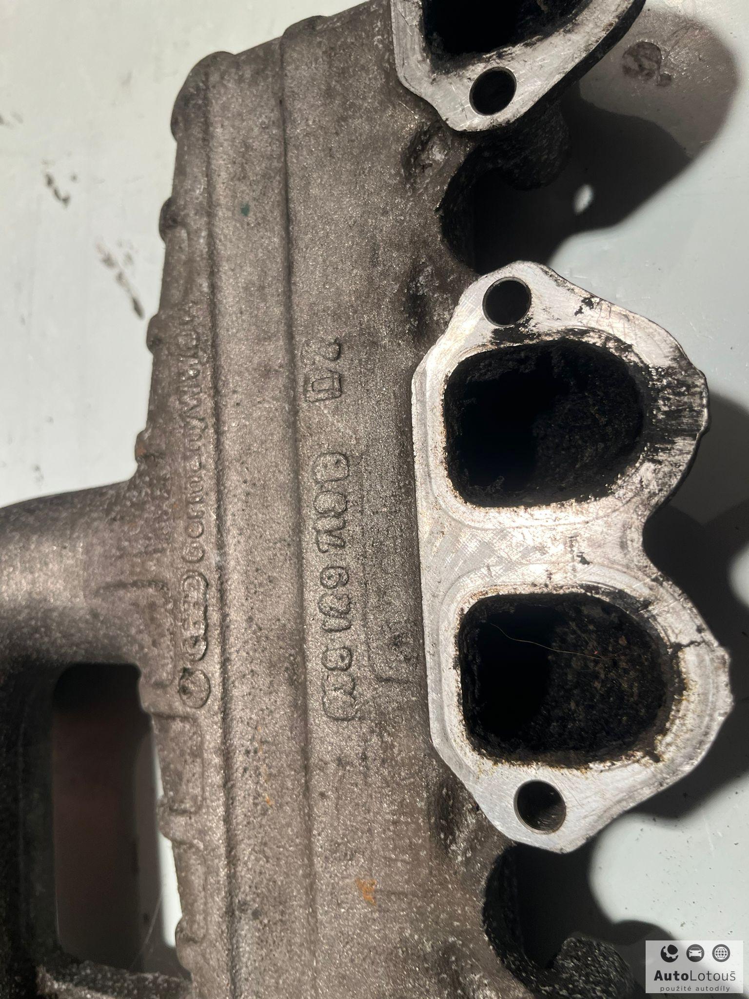 Sací potrubí pro sání do motoru originál VW 038129713B