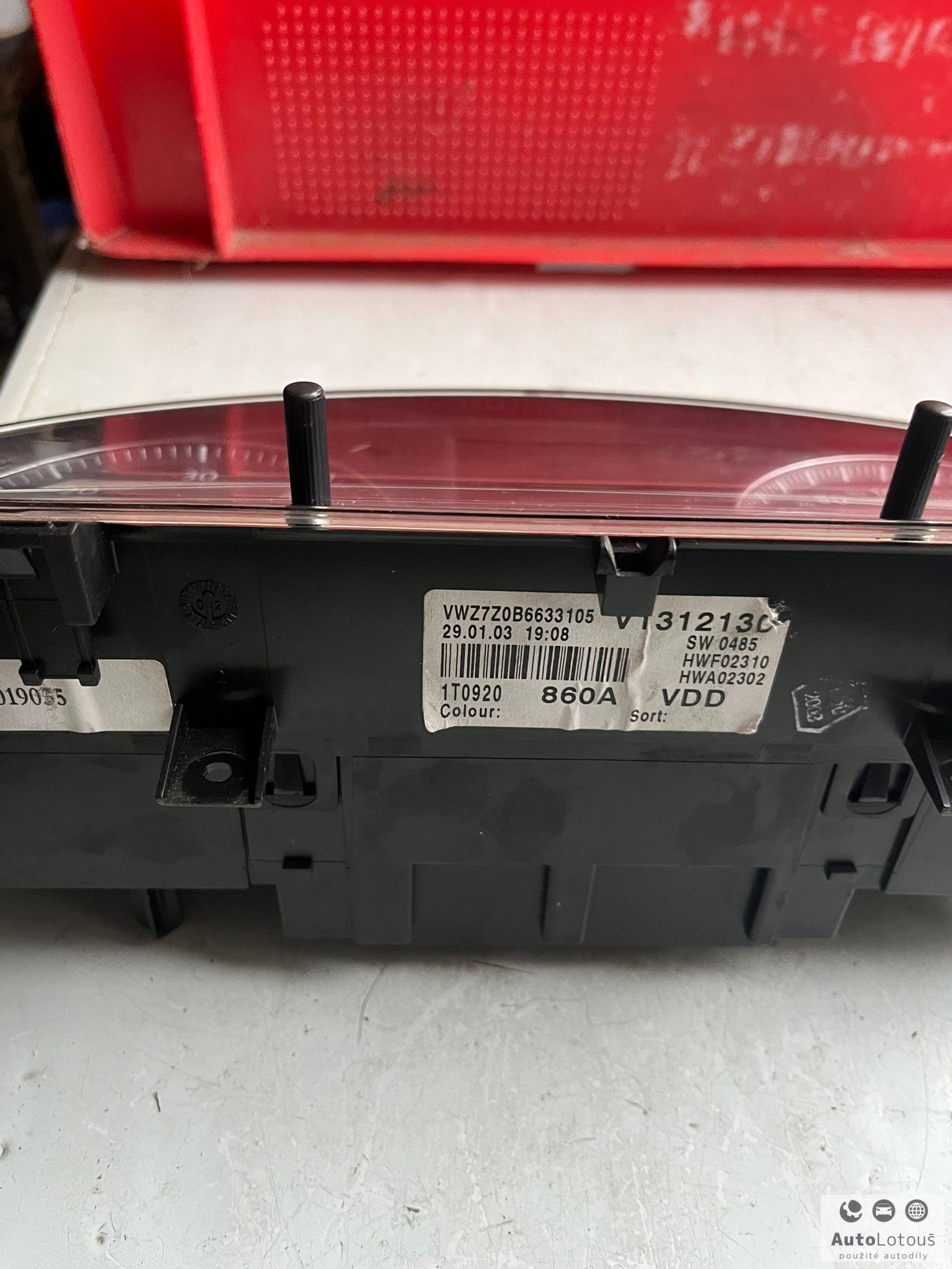 Budíky VW 1T0920860A