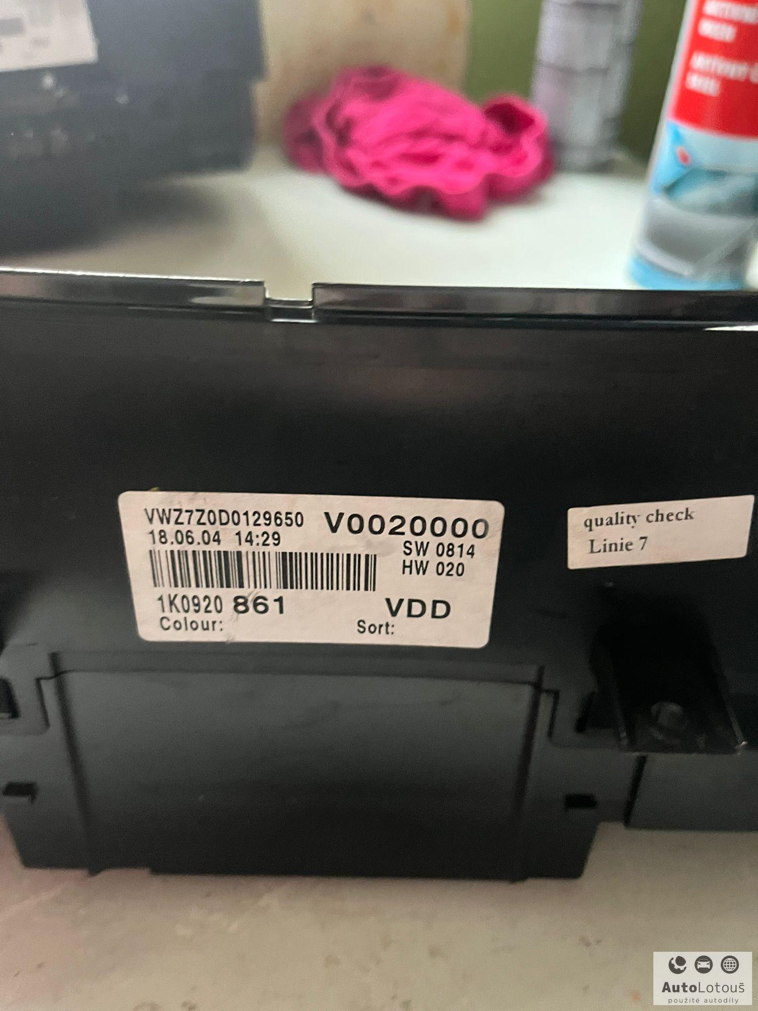 Budíky VW Golf 1K0920861
