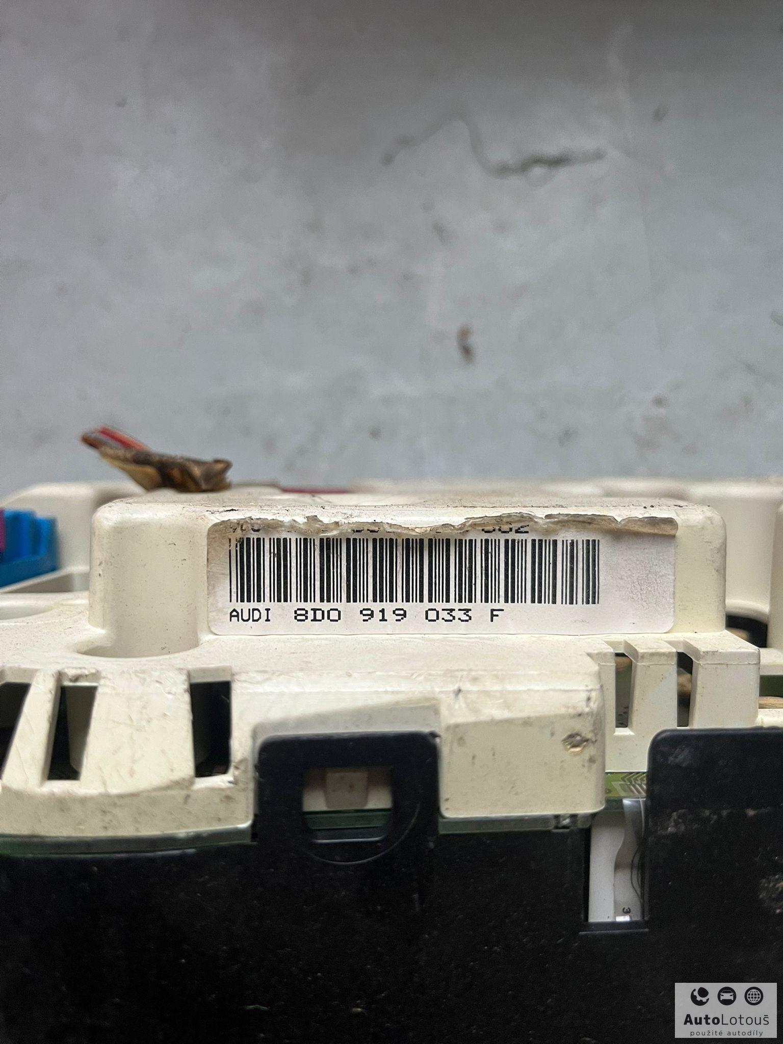 Budíky AUDI A4 8D0919033F