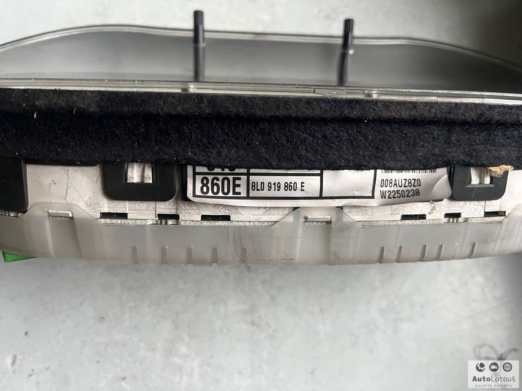 Budíky Audi A3 8L0919860E