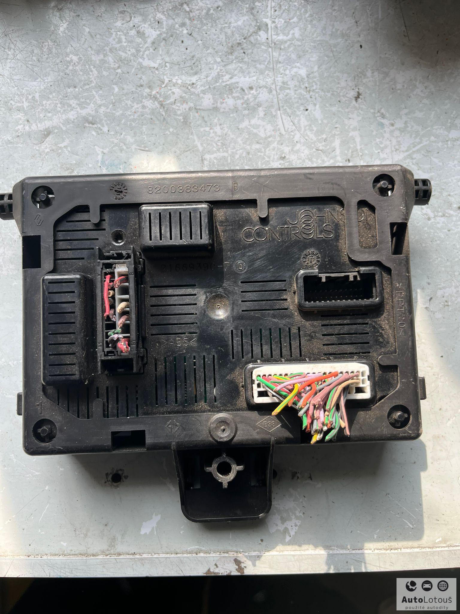 Jednotka Renault Clio III. 8200383473