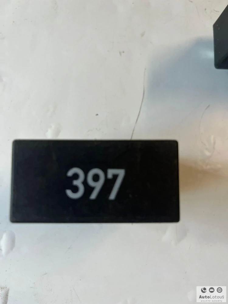 Relé 397 Audi 8D0907701A