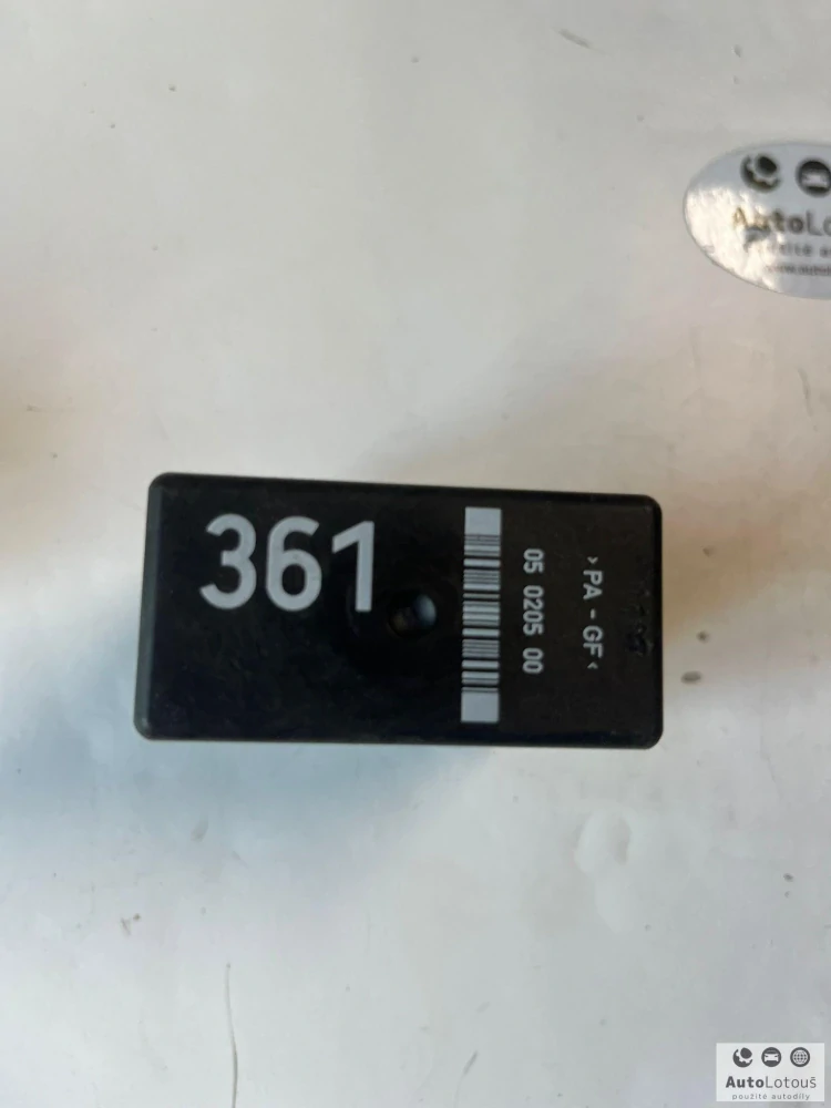 Relé zrcátek 361 4A0907440