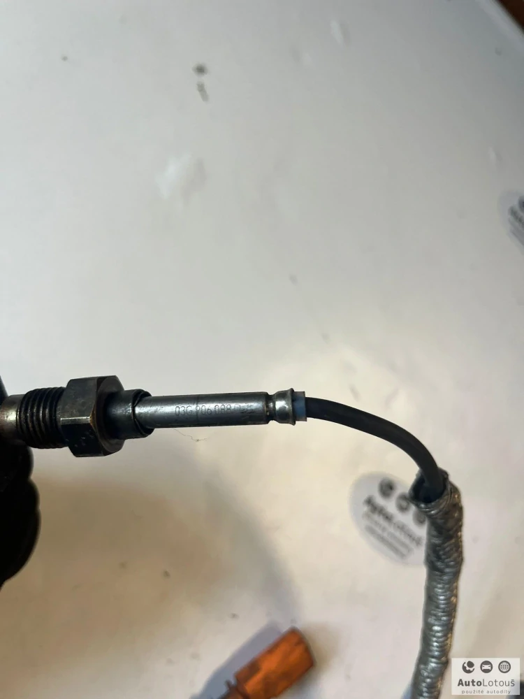 Čidlo teploty výfukových plynů 03G906088D 925