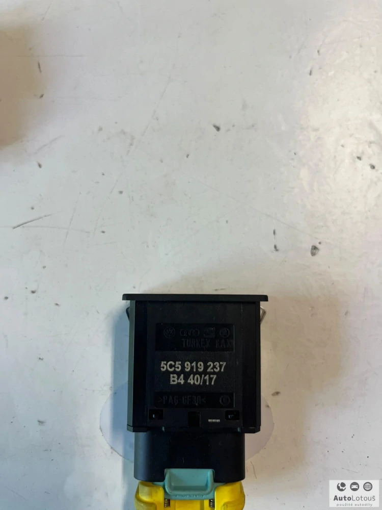 Spínač deaktivace airbagu 5C5919237