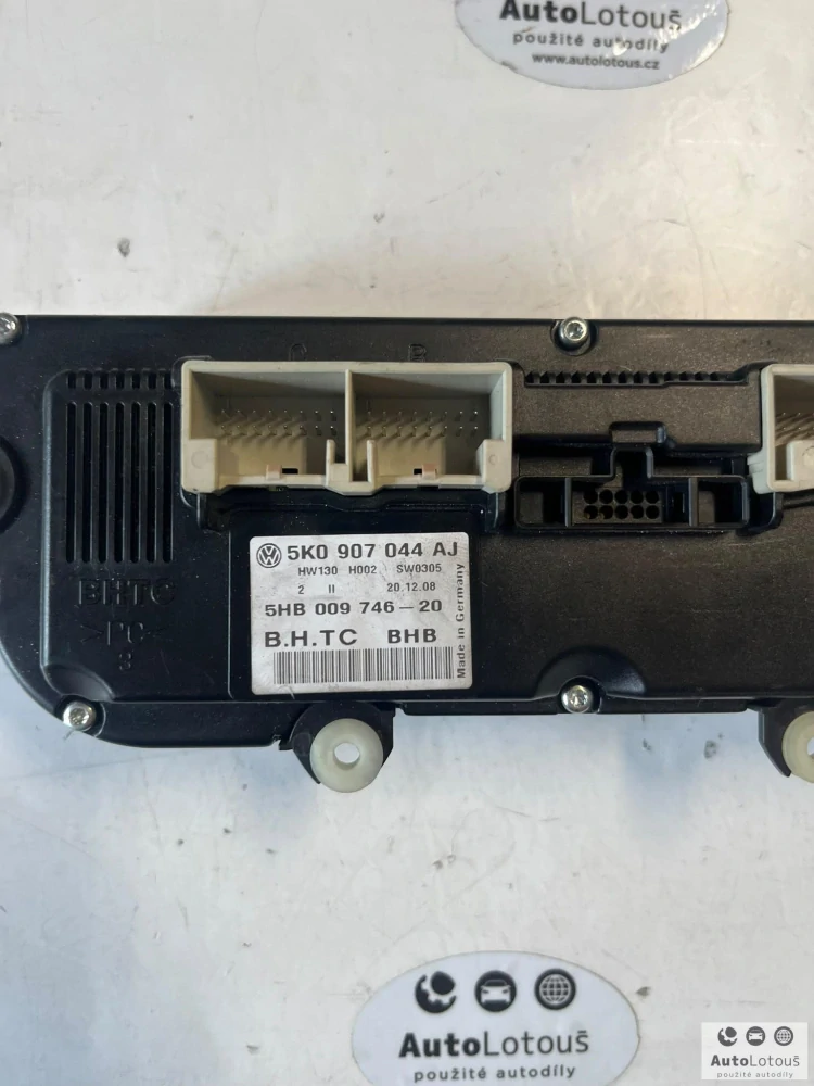 Panel klimatizace VW 5K0907044AJ 5HB009746