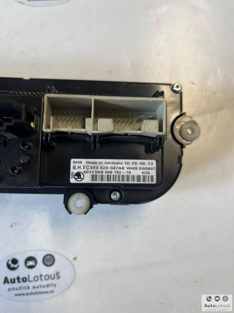 Panel klimatizace Škoda 3T0820047AK