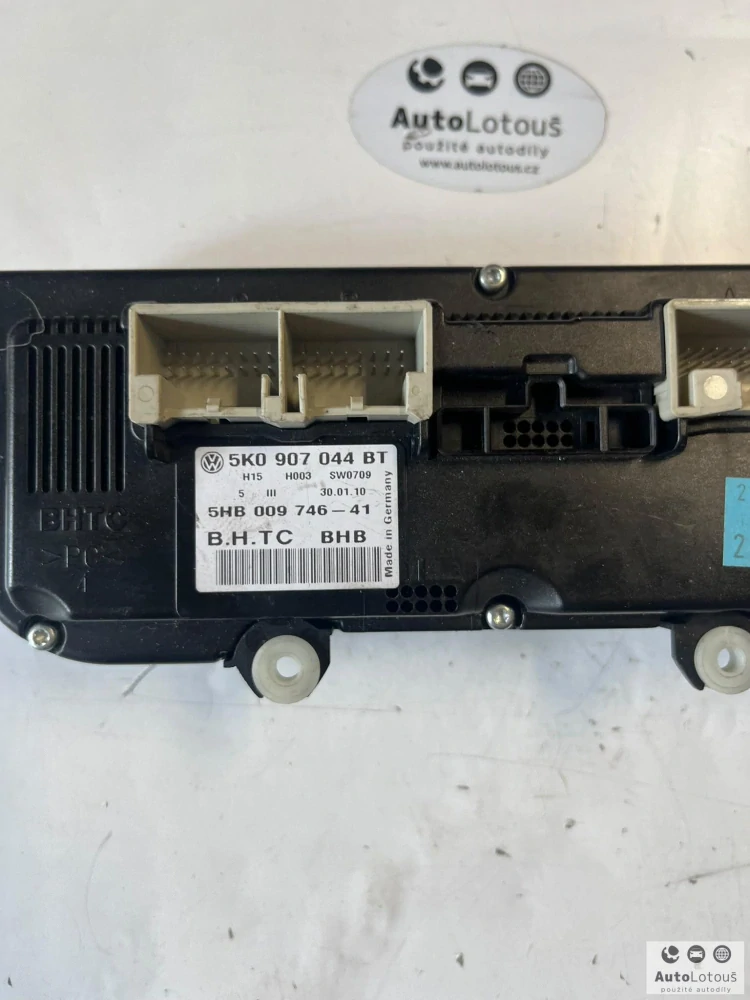 Panel klimatizace VW 5K0907044BT 5HB009746