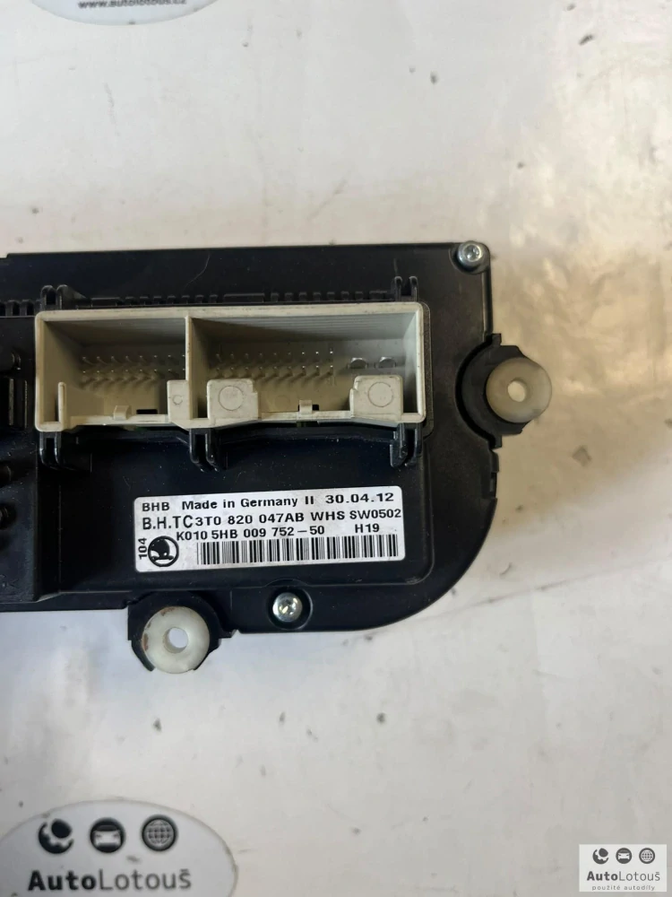 Panel ovládání klimatizace Škoda 3T0820047AB