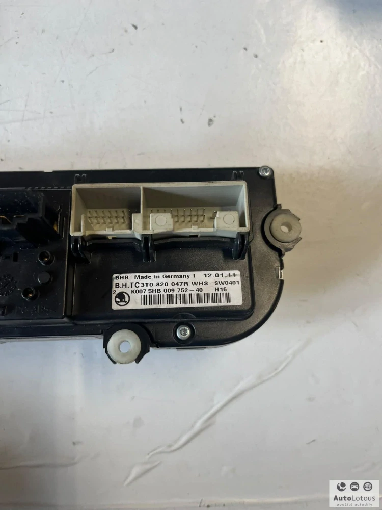 Panel ovládání klimatizace Škoda 3T0820047R