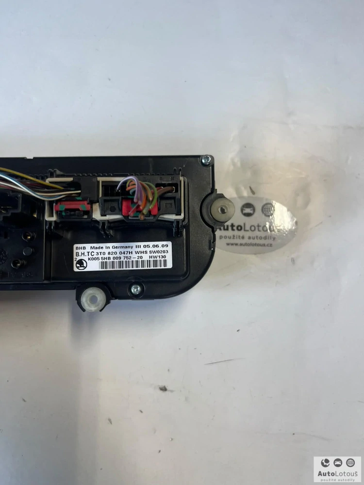 Panel ovládání klimatizace Škoda 3T0820047H