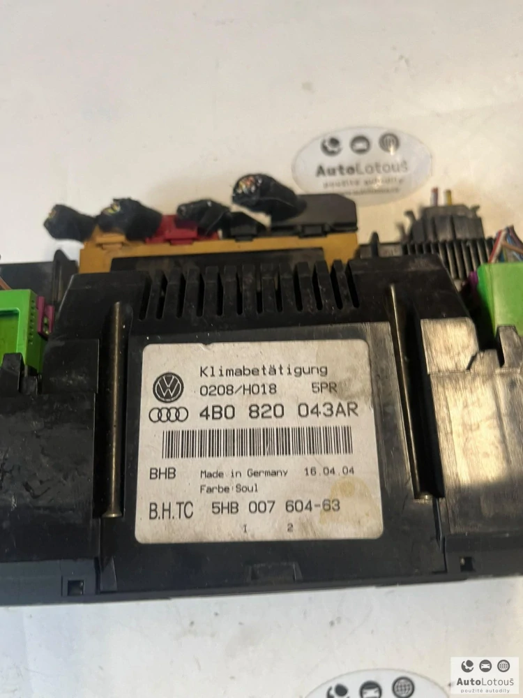 Panel ovládání klimatizace AUDI 4B0820043AR