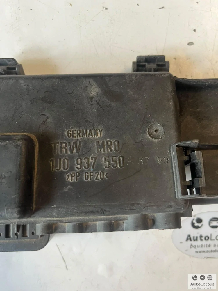 Pojistková skříňka 1J0937550A