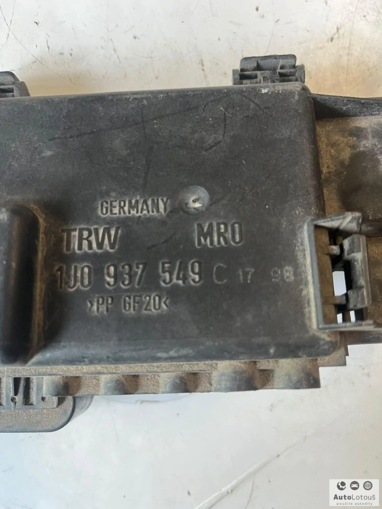 Pojistková skříňka VW 1J0937549C
