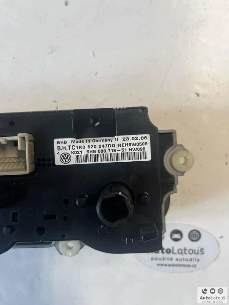 Panel ovládání klimatizace VW 1K0820047DQ
