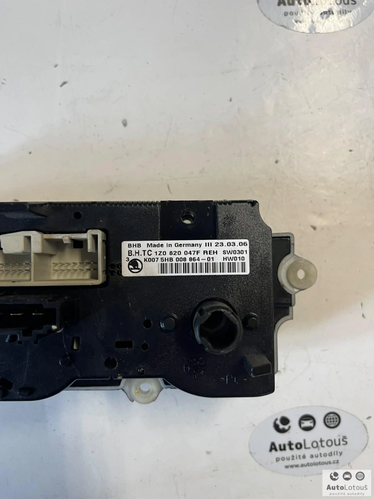 Panel ovládání klimatizace Škoda Octavia 1Z0820047F