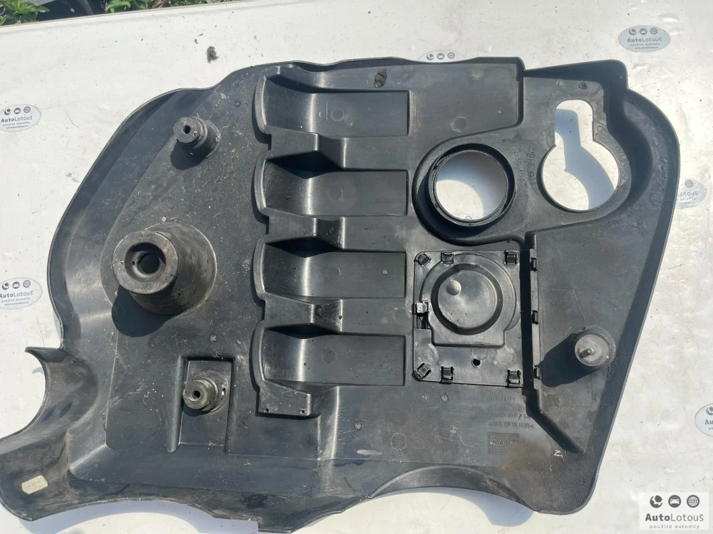 Kryt motoru Audi 054682AF 013427/2AD