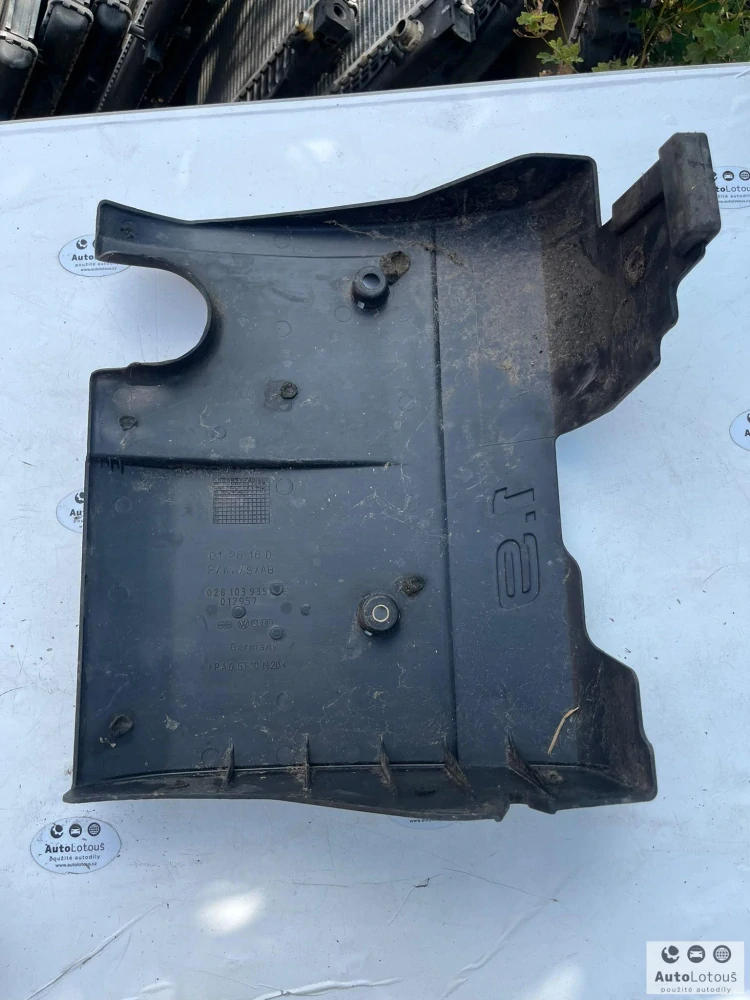 Kryt motoru 028103935E