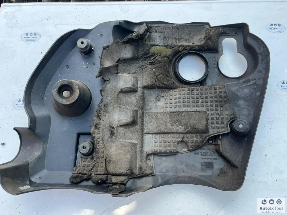 Kryt motoru Škoda 038103925