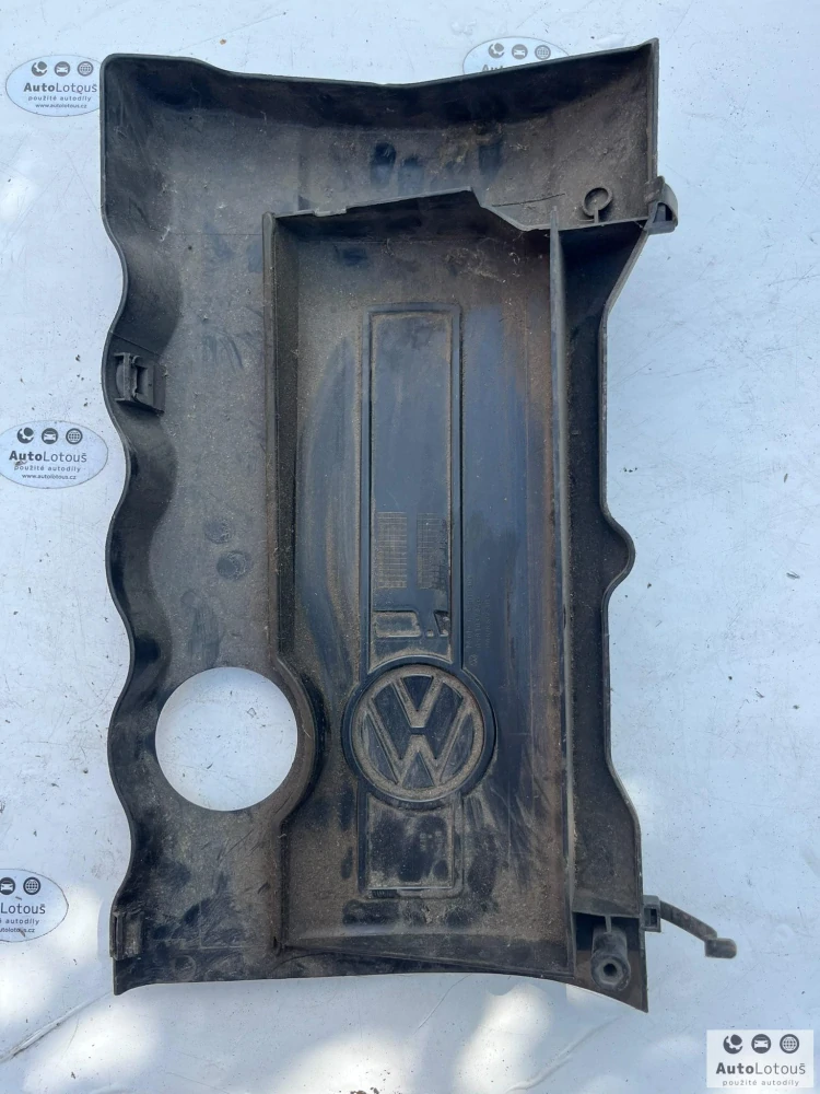 Kryt motoru VW 1.8 058103724G