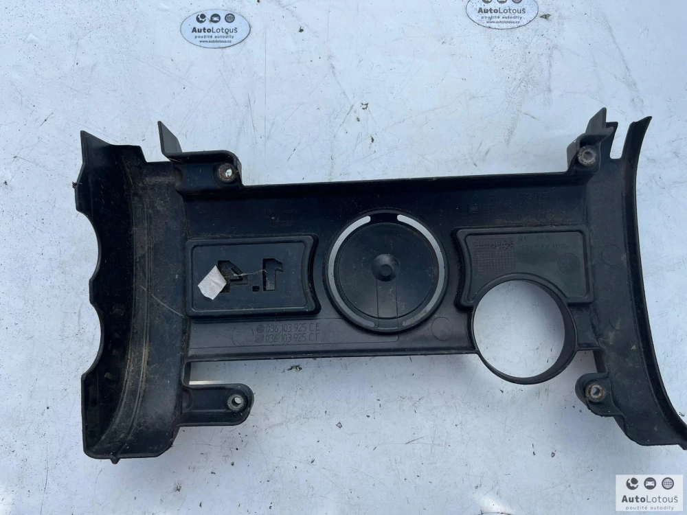 Kryt motoru VW 036103925CE