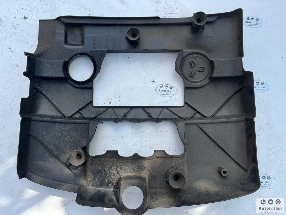 Kryt motoru VW 06A103925CH