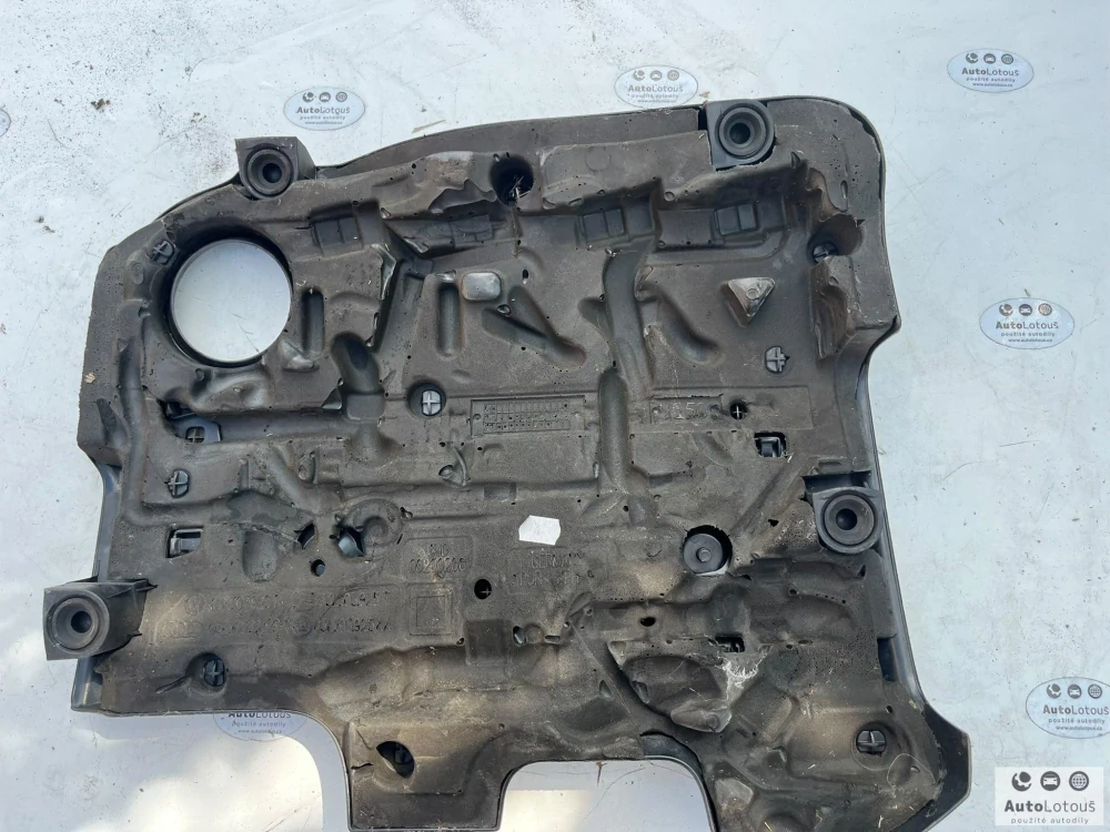 Kryt motoru VW 03L103925R