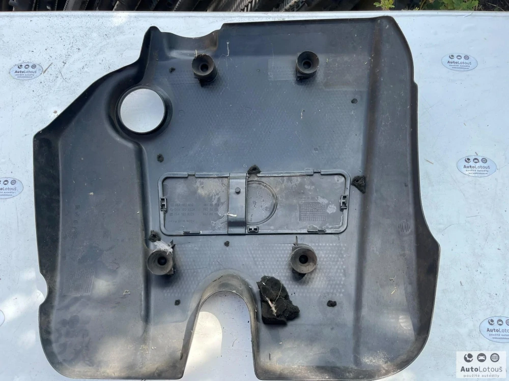 Kryt motoru Škoda 1.6 SR 06A103932A