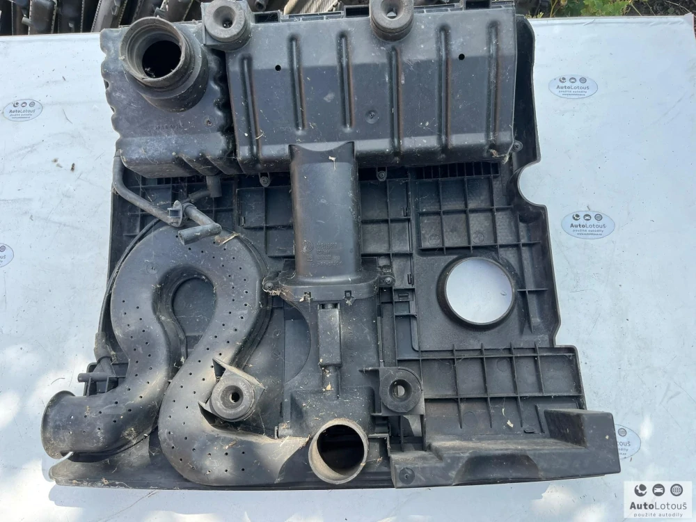 Kryt motoru Škoda 03E129607B
