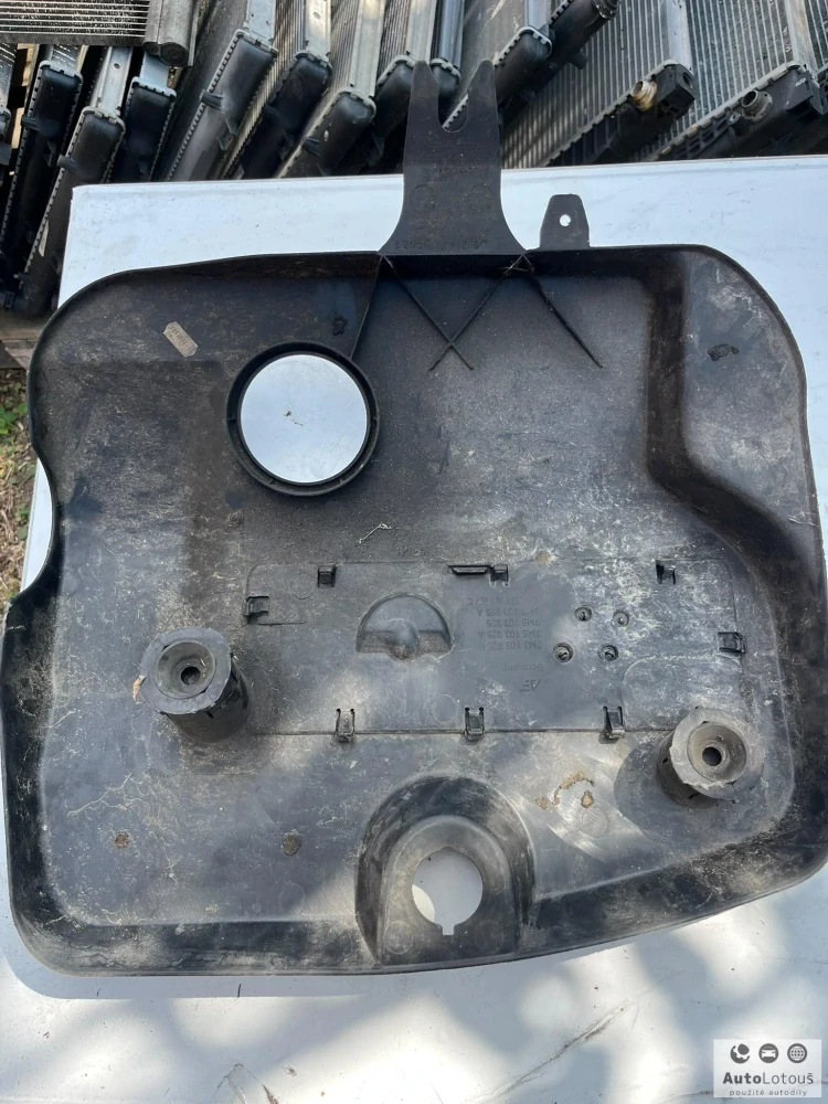 Kryt motoru Seat 7M7103925A 7M3103925B
